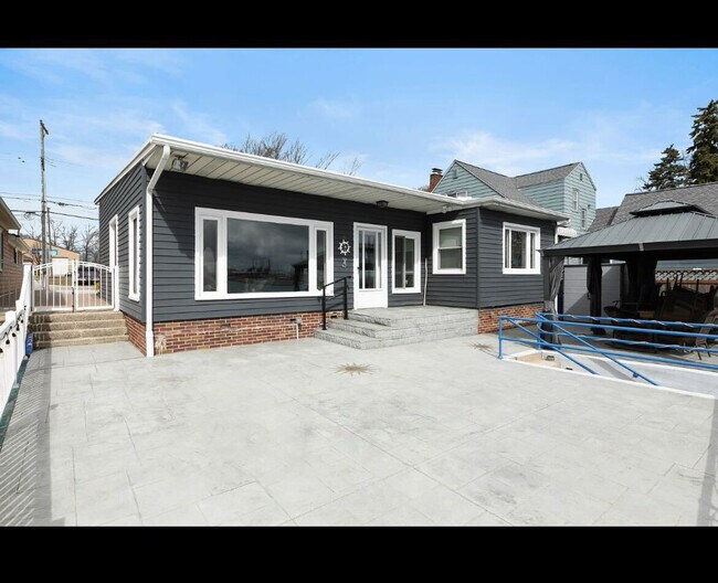Building Photo - 45 Gratiot Blvd