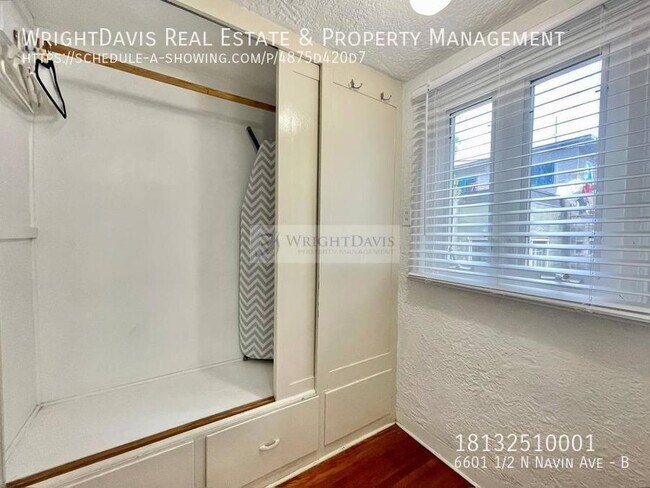 Building Photo - 6601 1/2 N Navin Ave-B