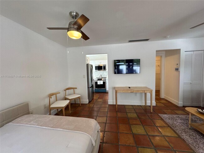 Building Photo - 2918 Bird Ave