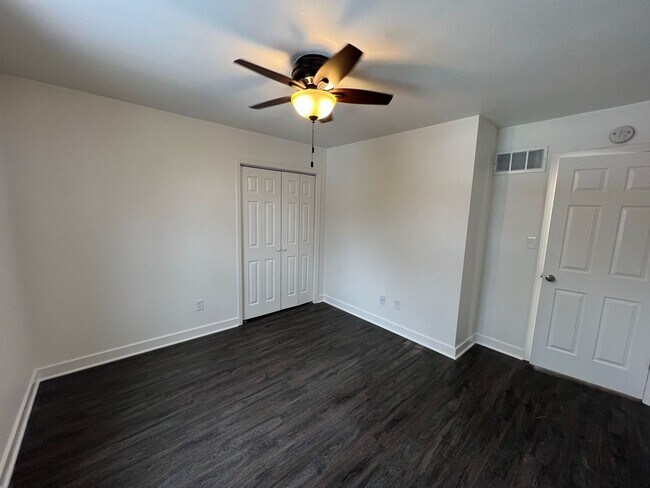 Building Photo - Coming Soon in Independence – Updated 3-Bedroom Duplex with 1-Car Garage