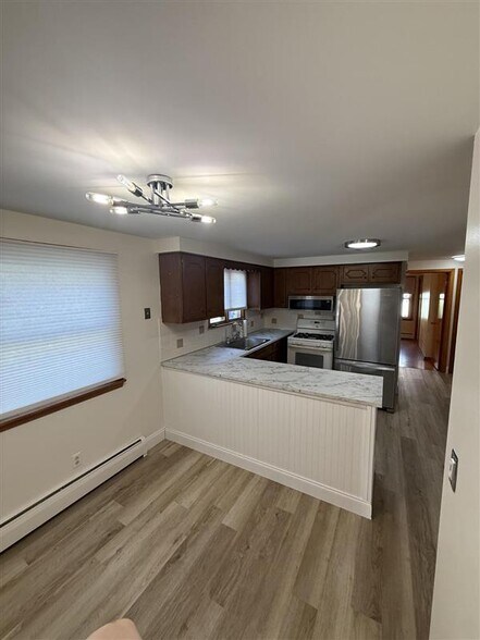 Building Photo - 421 Callodine Ave