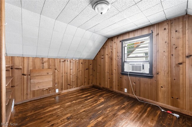 Building Photo - 988 Glenside Ave
