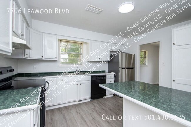 Building Photo - 7706 Leawood Blvd