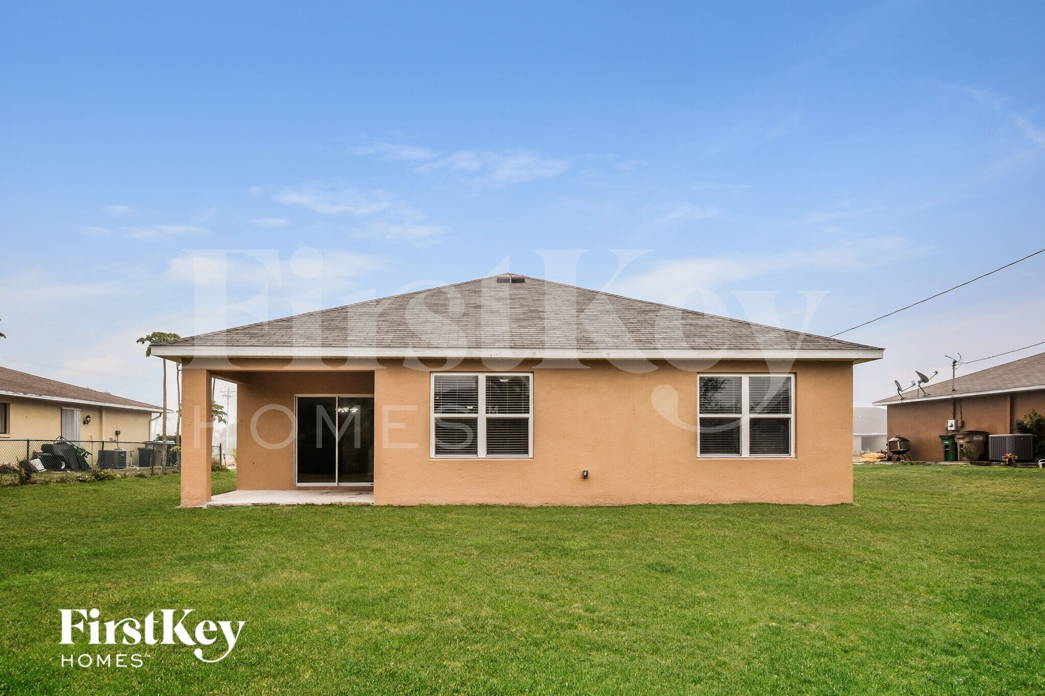 Building Photo - 4406 SW 9th Ave