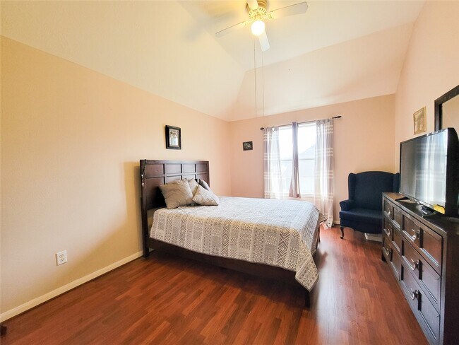 Building Photo - 8002 Weeping Willow Pl