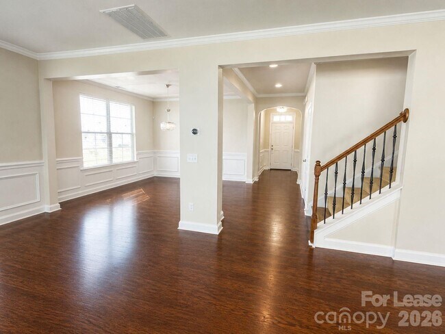 Building Photo - 137 Glade Vly Ave