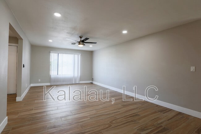 Building Photo - 1817 E Alameda Dr