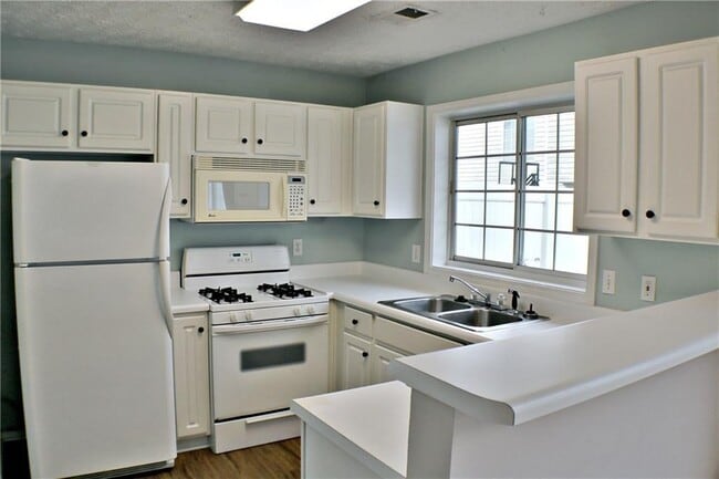 Building Photo - 383 Windcroft Cir NW