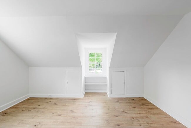 Building Photo - Great Completley renovated Cape Cod for Re...