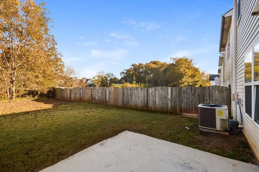 Building Photo - 225 Crestfield Cir