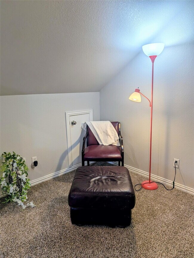 Building Photo - Exceptional Home in Arlington – Great Layout & Prime Location