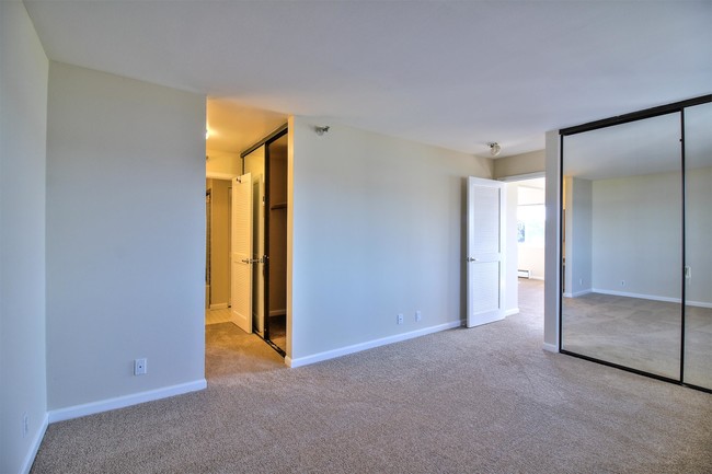 Building Photo - 1205 Melville Square