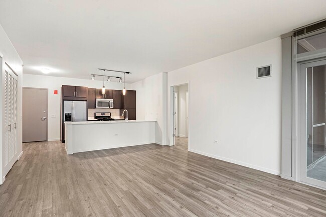 Building Photo - 3750 N Halsted St