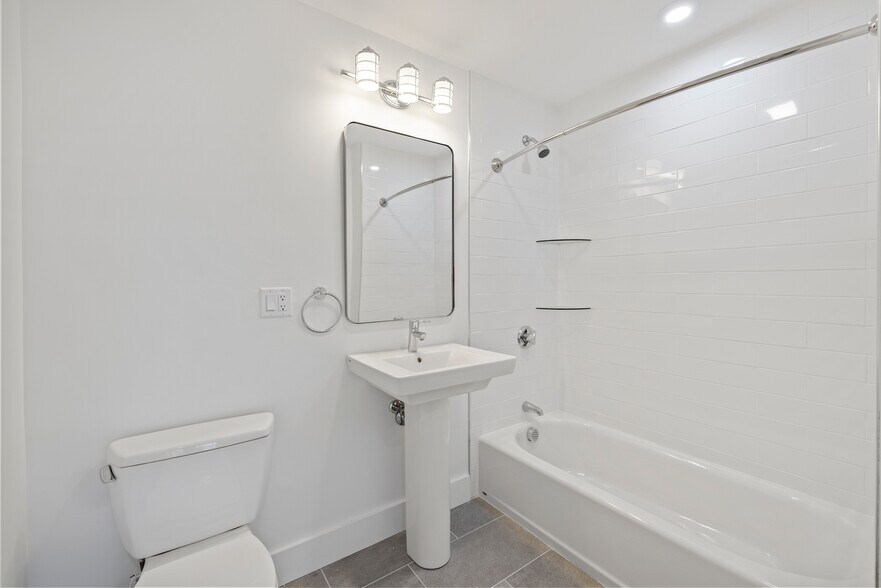 Building Photo - 384 Columbia St