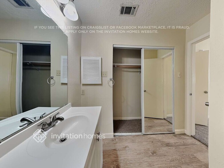 Building Photo - 9203 Rippling Fields Dr