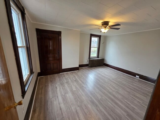 Building Photo - Spacious 3-Bedroom Home with Granite Countertops & Huge Eat-In Kitchen