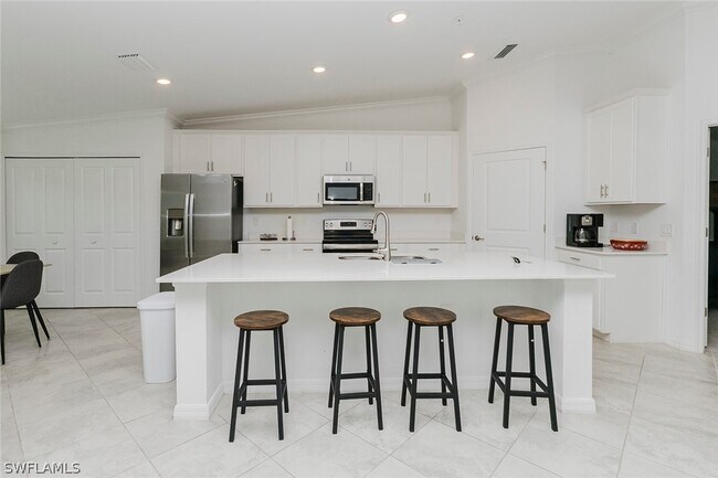 Building Photo - 6082 National Blvd