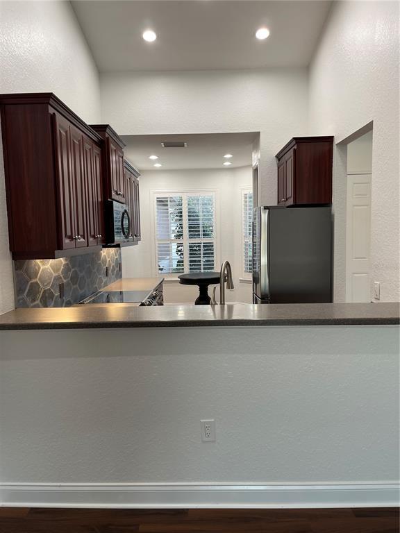 Building Photo - 2946 Mission Lakes Dr