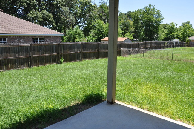 Building Photo - COMING SOON! Updated 3 Bedroom in Lindale ...