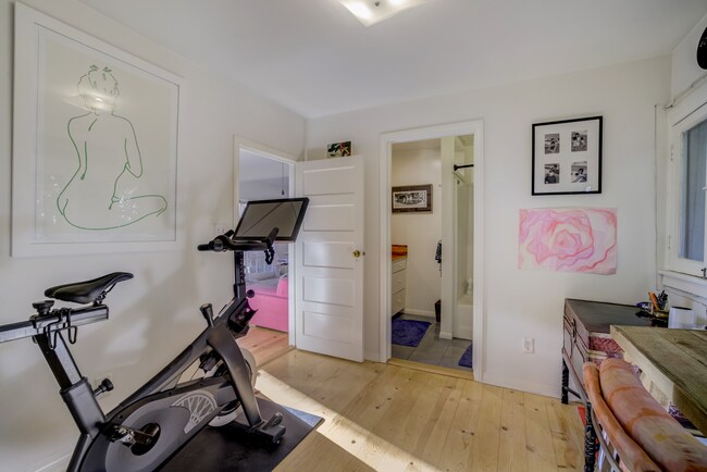 Office - 3626 Veteran Ave