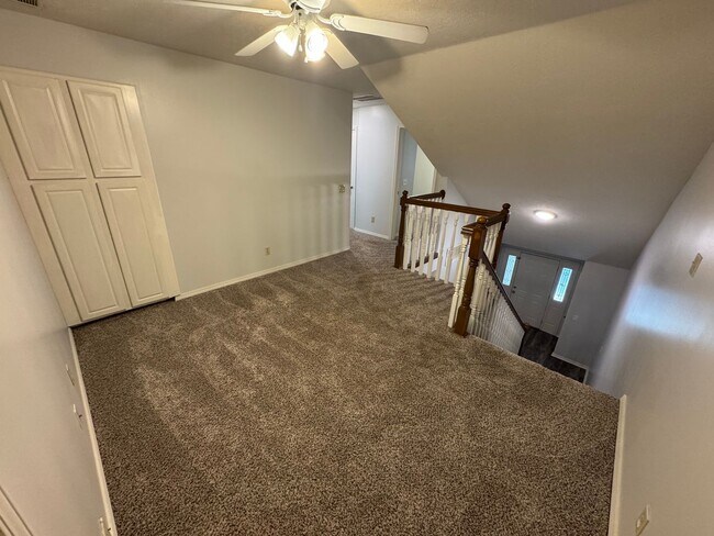 Building Photo - BEAUTIFUL PATIO  HOME IN NIXA