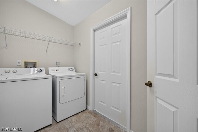 Building Photo - 6156 Mandalay Cir