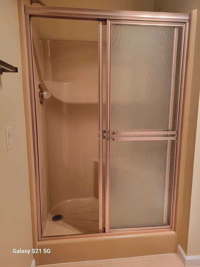 Building Photo - 148 Lakewood Dr