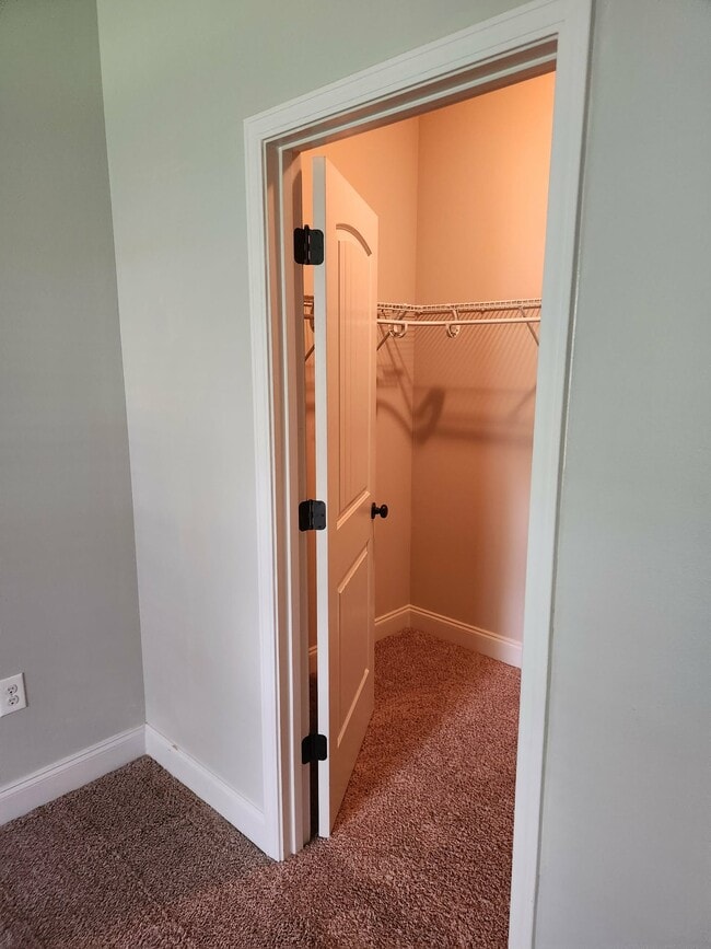 Building Photo - 102 Quince Ave