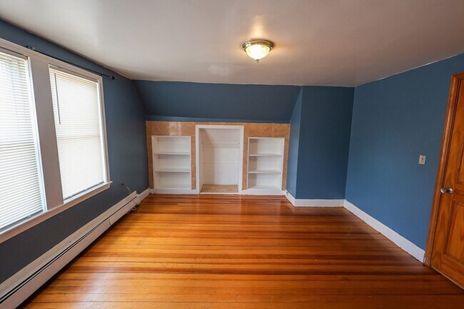 Building Photo - 7 Gayland St