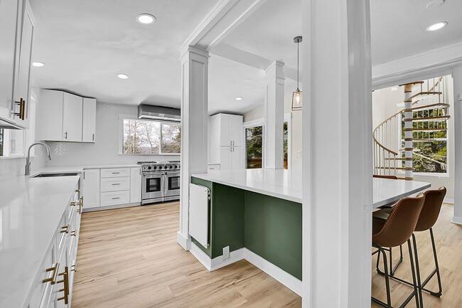 Building Photo - 45 Lodgepole Dr