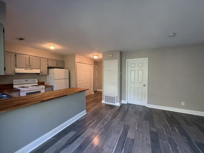 Building Photo - Spacious 1-Bedroom Apartment in West Knoxv...
