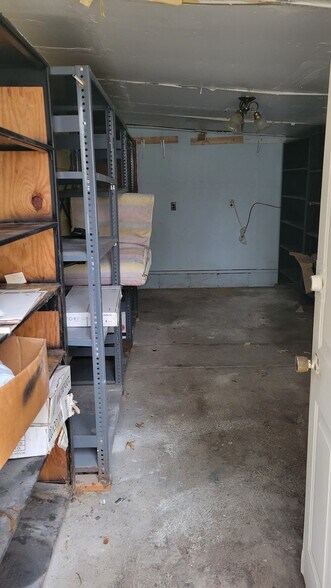 Storage House - 768 Florence Pl