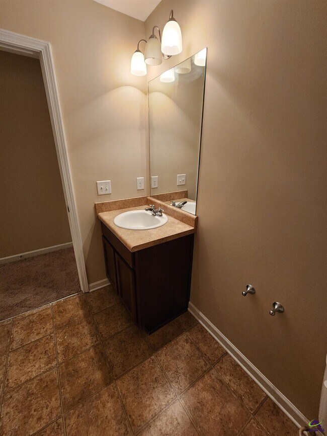Building Photo - 223 Flowing Meadows Dr