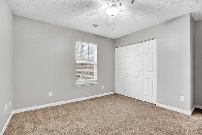 Building Photo - 241 Village Square Dr