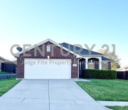 Building Photo - Well Maintained 3/2/2 For Rent in Benbrook...