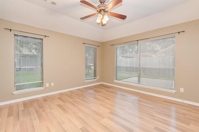 Building Photo - 3026 Silver Spring Trail
