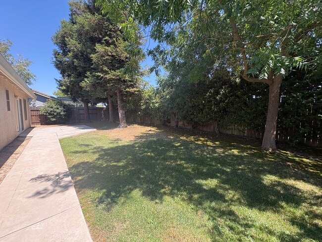 Building Photo - Three Bedroom, Two Bathroom, Single Story Home in Galt