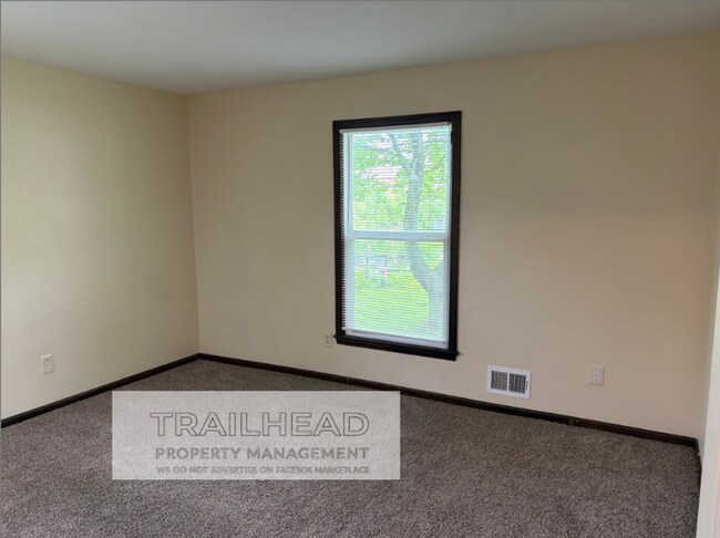Building Photo - Spacious Living, Private Setting, Blue Springs Charm.