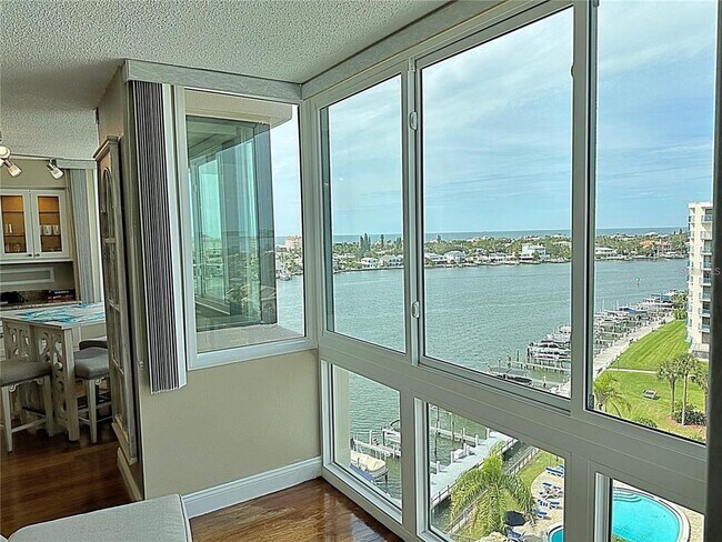Building Photo - 660 Island Way