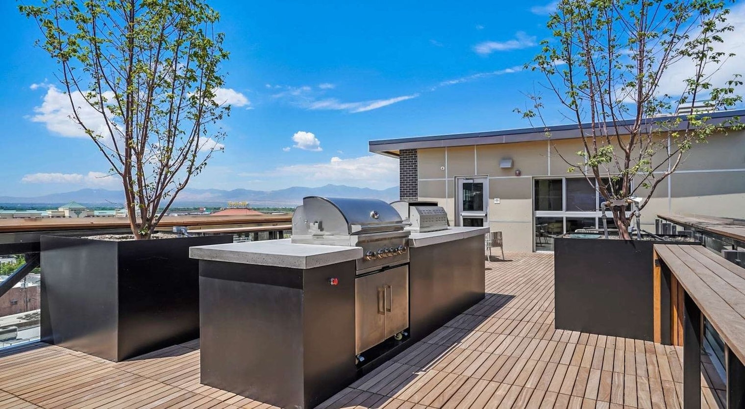 Building Photo - 360 W 200 S