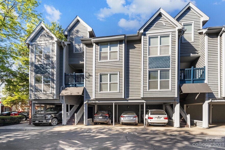 Building Photo - 513 N Graham St