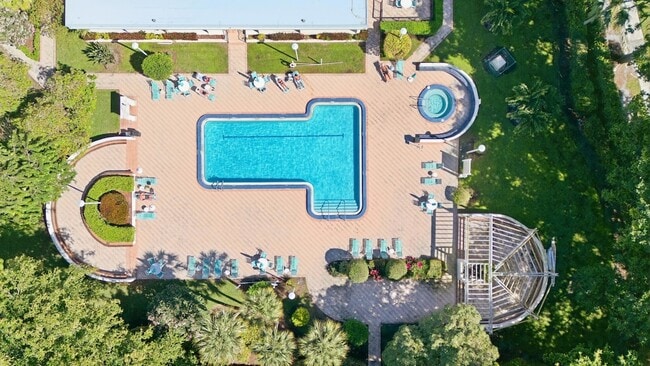 Building Photo - 2070 Homewood Blvd