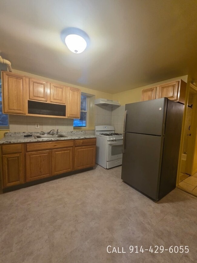 Building Photo - 89 Saratoga Ave