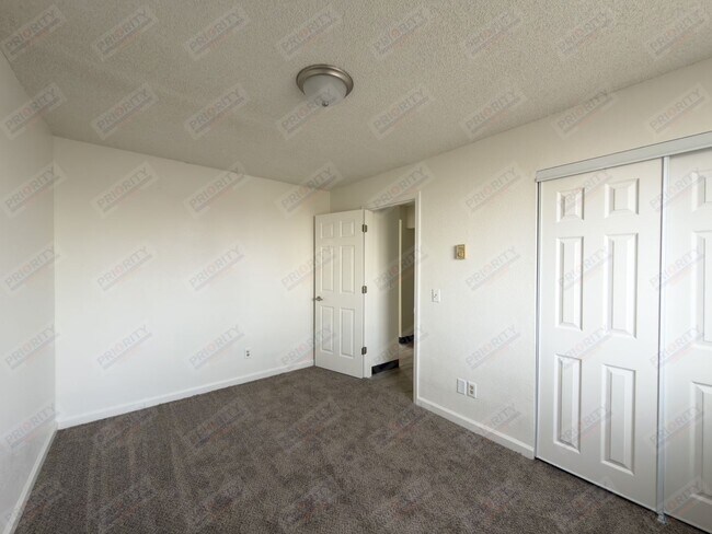 Building Photo - Ealges Nest Apartments