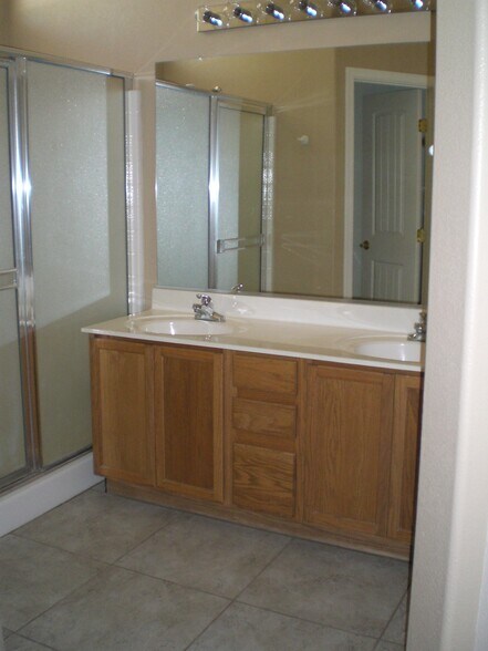 Building Photo - 3930 E Barbarita Ave