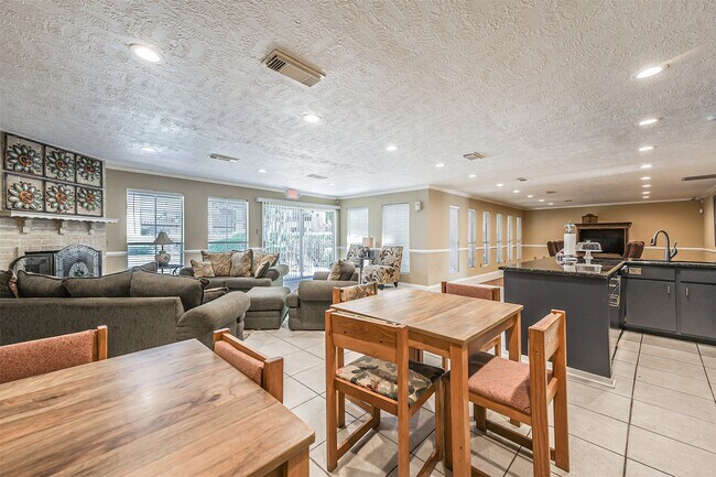 Building Photo - 1500 Bay Area Blvd