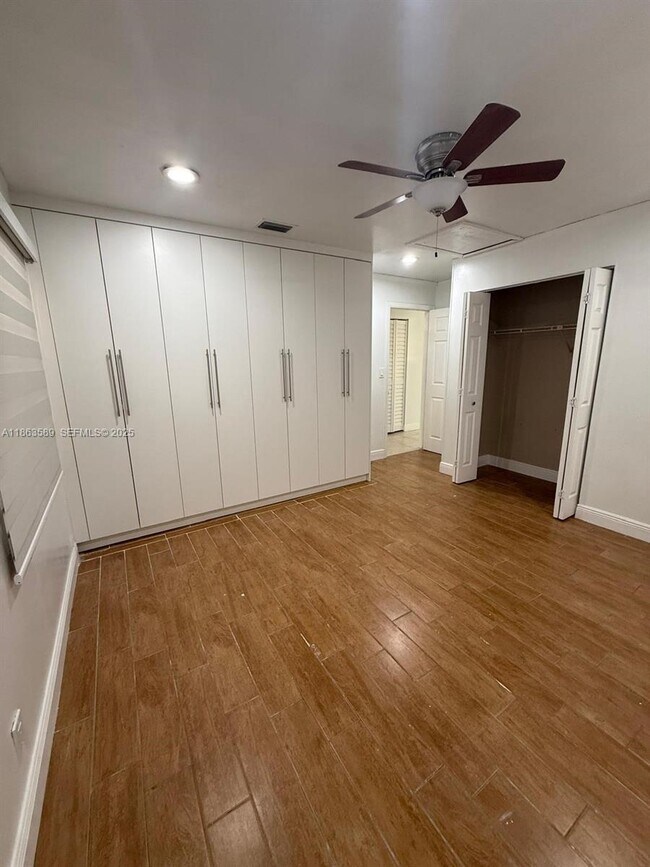 Building Photo - 4403 NW 4th Ave