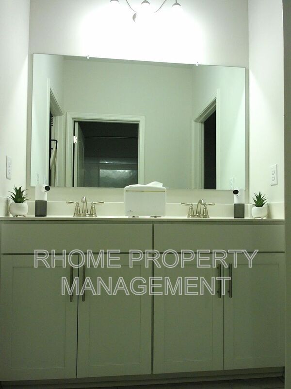 Building Photo - 9926 Stretford Rd