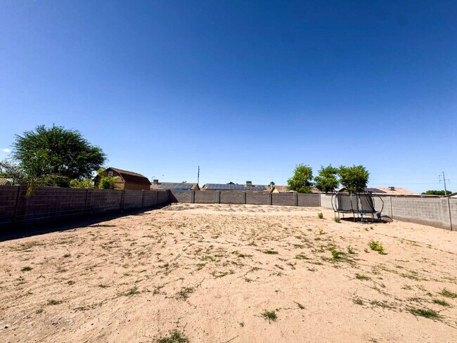 Building Photo - “Spacious 4-Bedroom, 2-Bath Home with Solar Panels in Yuma”