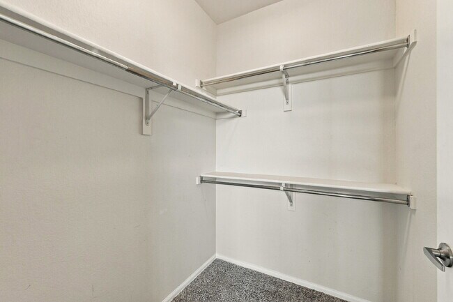 Building Photo - 2662 S Cathay Way